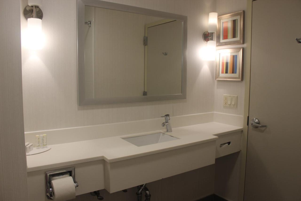 Fairfield Inn & Suites By Marriott New York Queens/Queensboro Bridge Exterior foto
